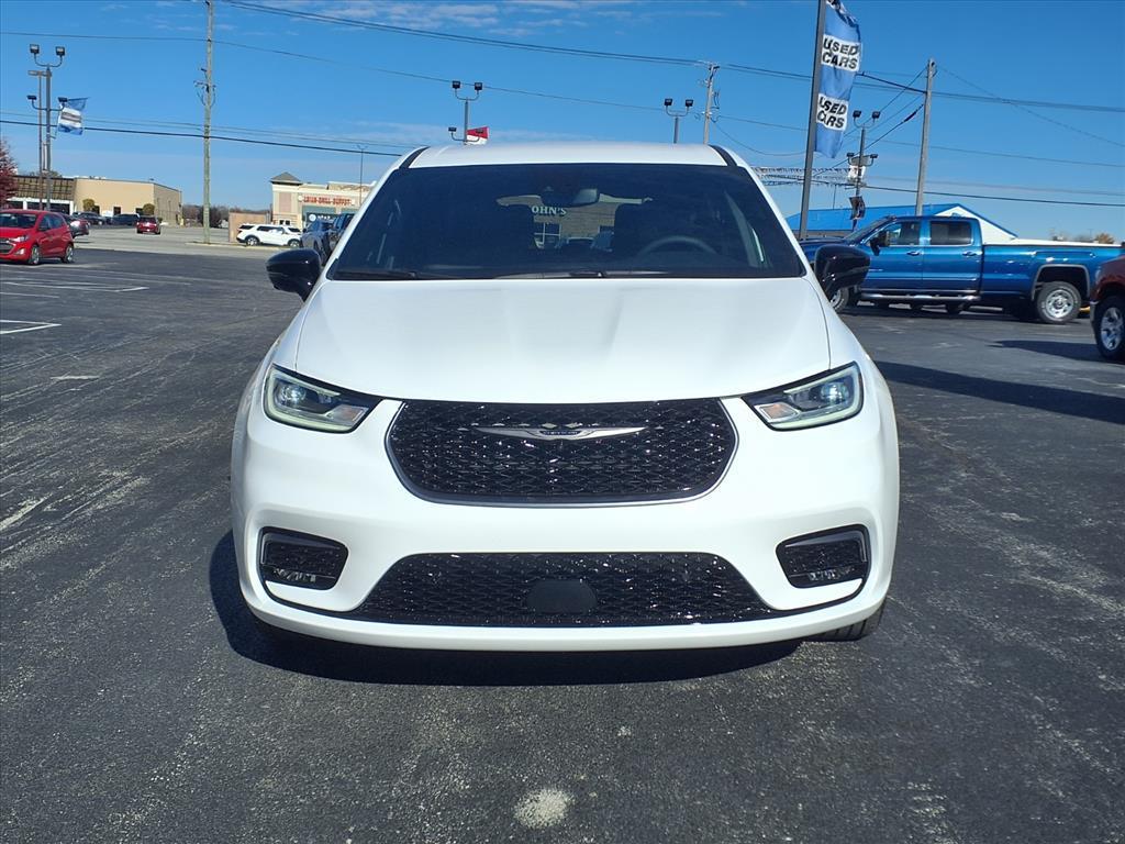 new 2026 Chrysler Pacifica car, priced at $45,924