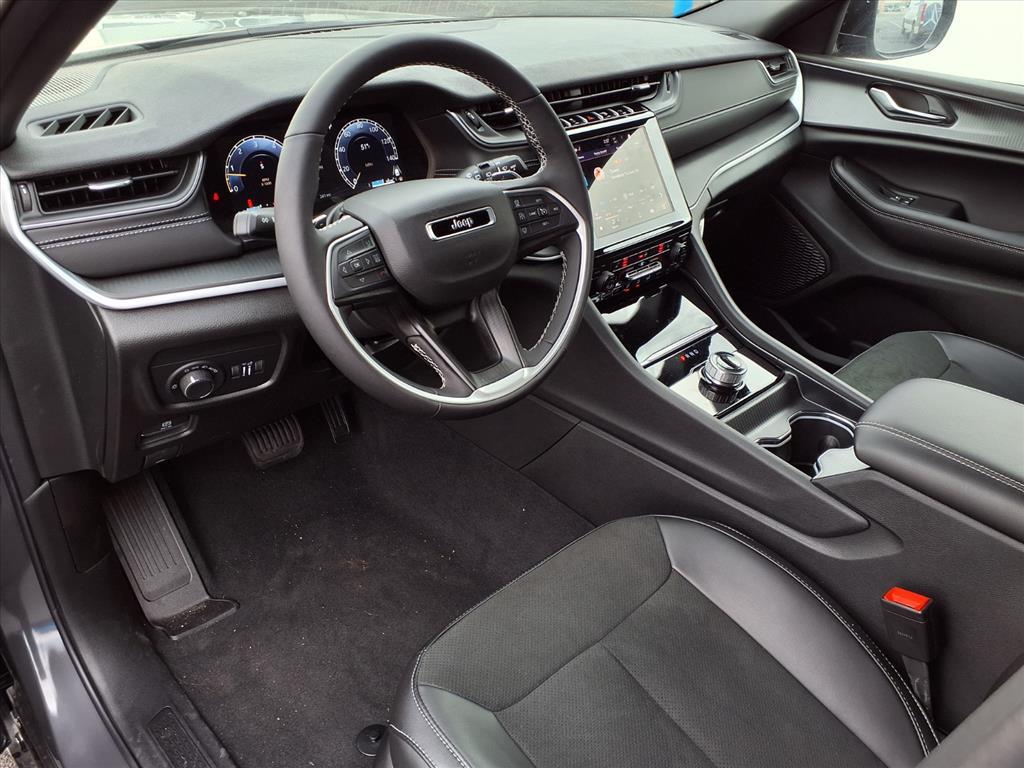 new 2025 Jeep Grand Cherokee car, priced at $46,975