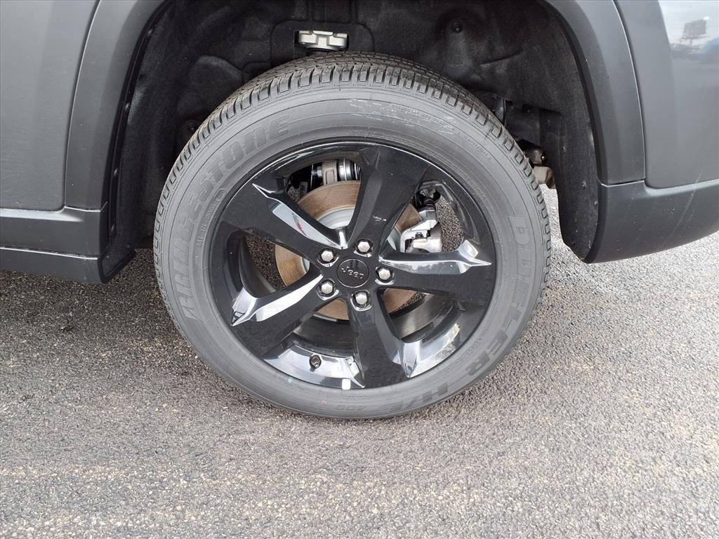 new 2025 Jeep Grand Cherokee car, priced at $46,975