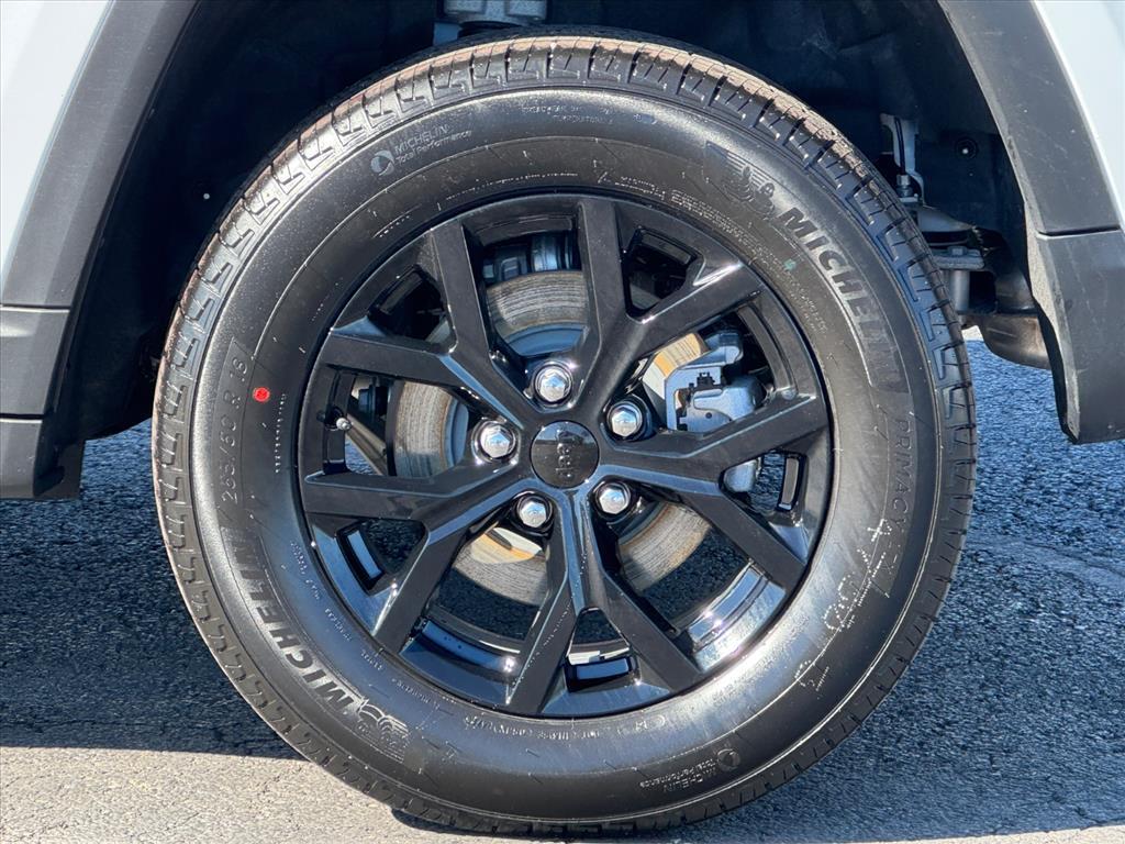 new 2026 Jeep Grand Cherokee car, priced at $46,227