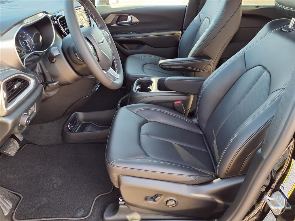 new 2026 Chrysler Pacifica car, priced at $44,980