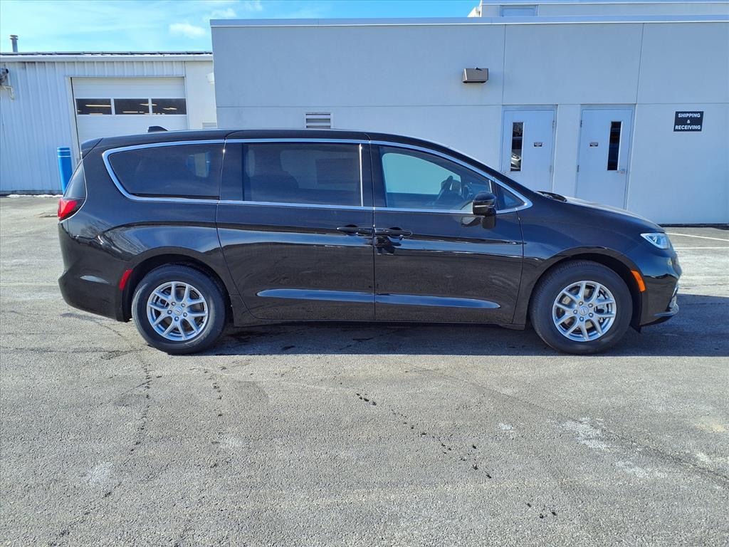 new 2026 Chrysler Pacifica car, priced at $44,980