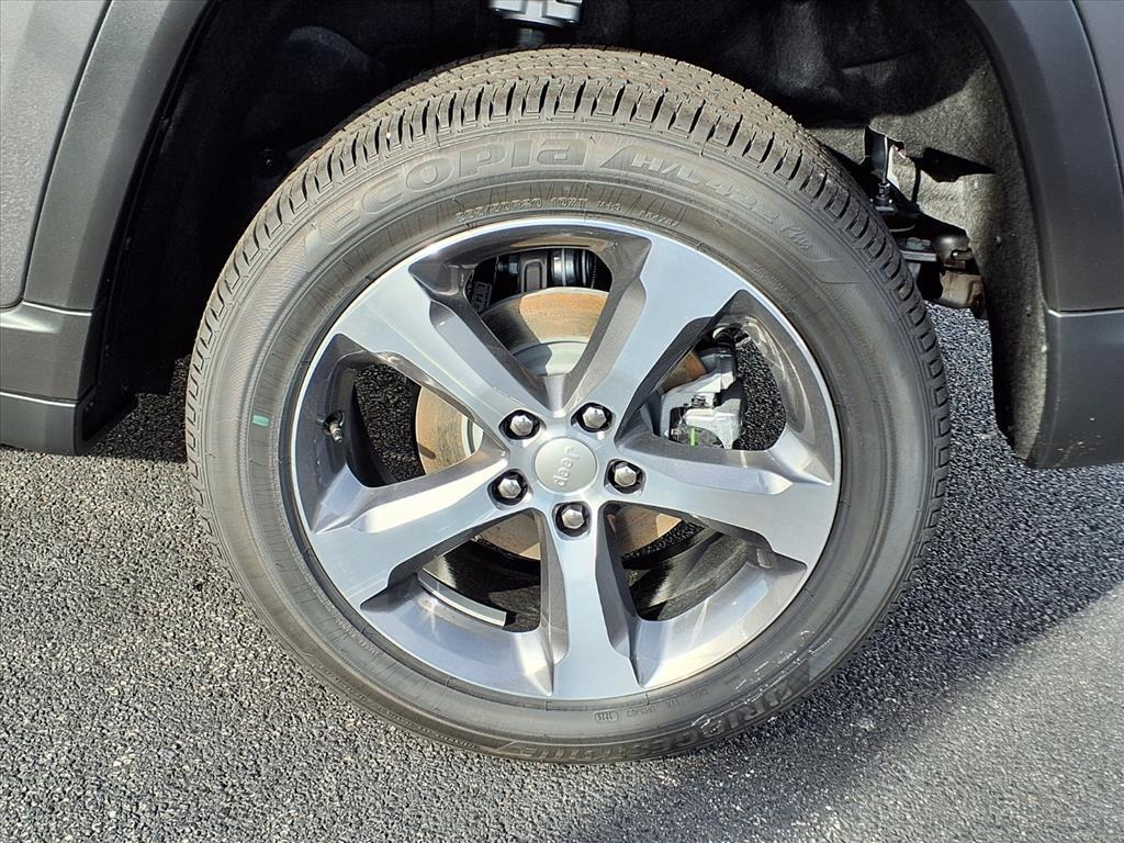 new 2025 Jeep Grand Cherokee car, priced at $48,813