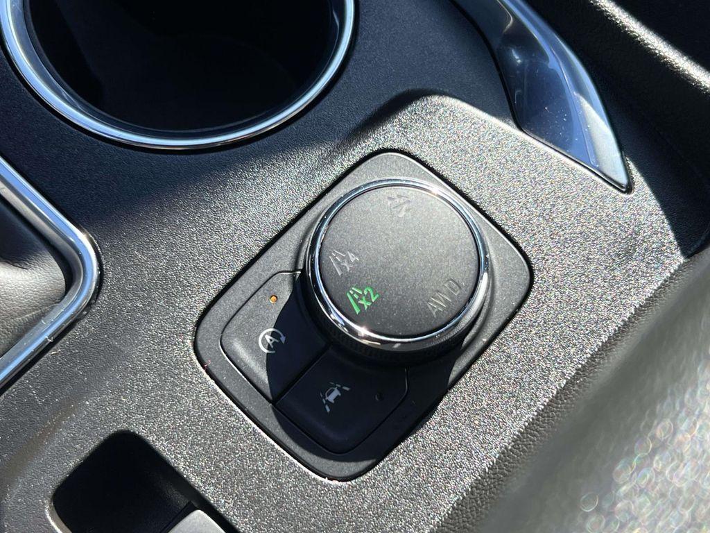 used 2023 Chevrolet Traverse car, priced at $25,991