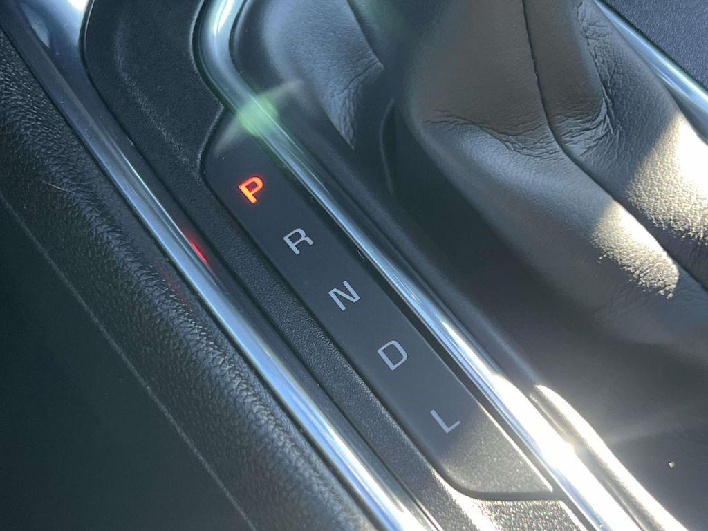 used 2023 Chevrolet Traverse car, priced at $25,991