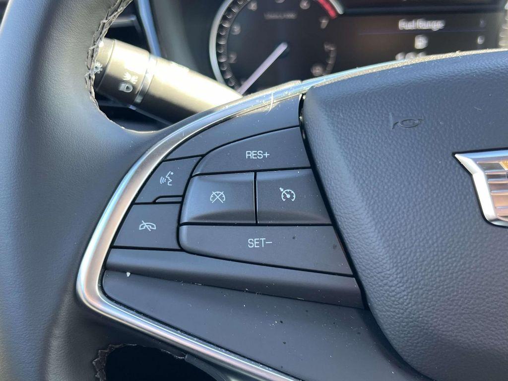 used 2025 Cadillac XT5 car, priced at $31,995