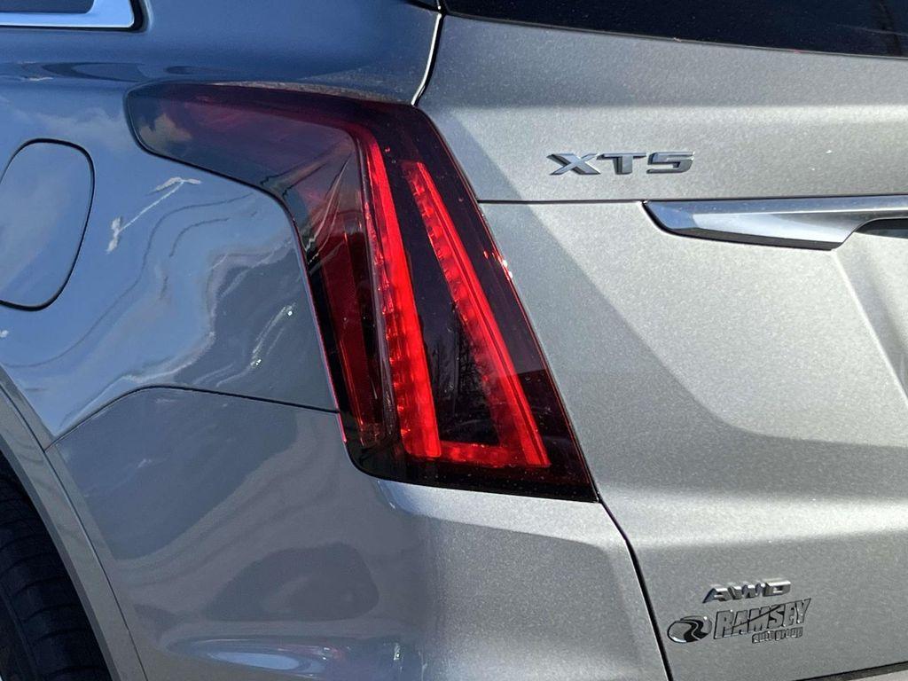used 2025 Cadillac XT5 car, priced at $31,995