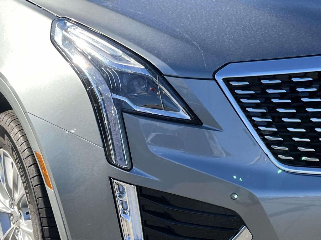 used 2025 Cadillac XT5 car, priced at $31,995