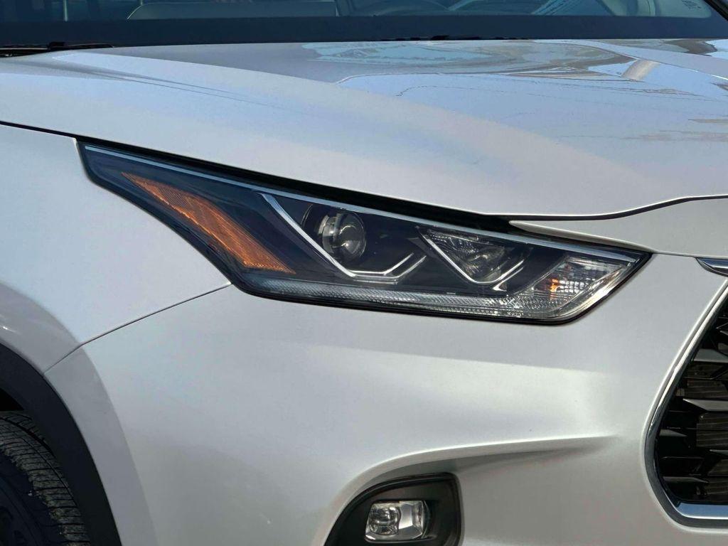 used 2024 Toyota Highlander car, priced at $40,991