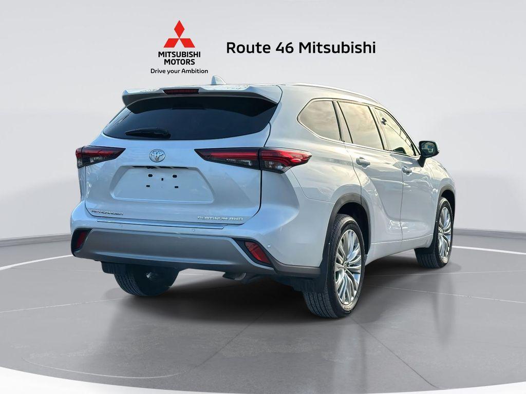 used 2024 Toyota Highlander car, priced at $40,991