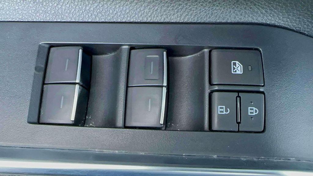 used 2024 Toyota Highlander car, priced at $40,991