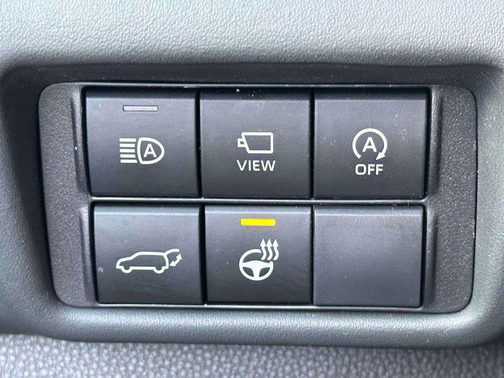 used 2024 Toyota Highlander car, priced at $40,991