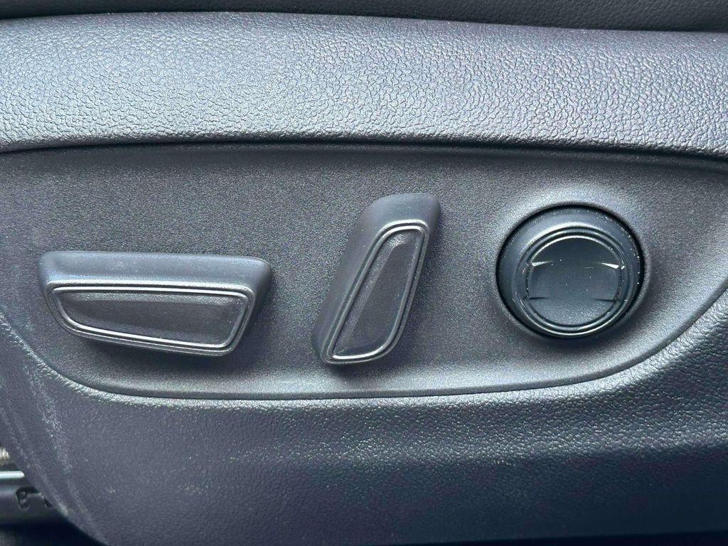 used 2024 Toyota Highlander car, priced at $40,991