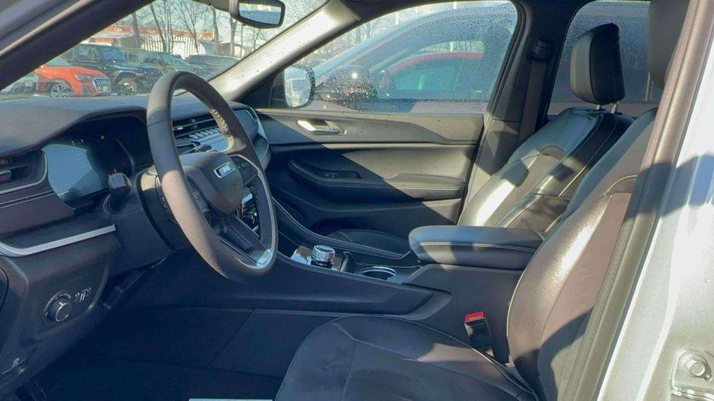 used 2024 Jeep Grand Cherokee car, priced at $31,991