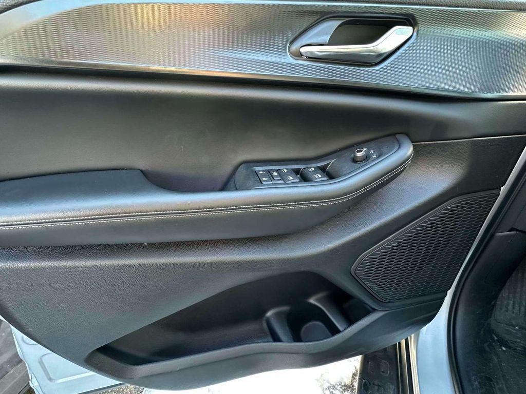 used 2024 Jeep Grand Cherokee car, priced at $31,991