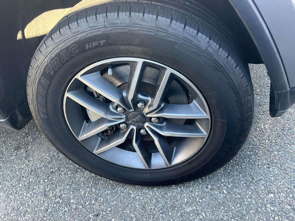 used 2021 Jeep Grand Cherokee car, priced at $17,995