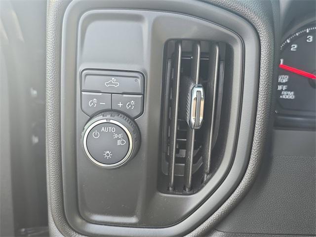 used 2025 Chevrolet Silverado 1500 car, priced at $31,990