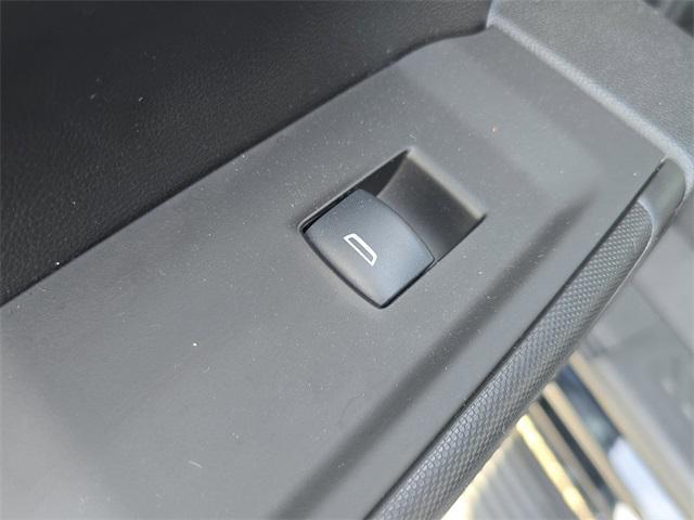 used 2025 Chevrolet Silverado 1500 car, priced at $31,990