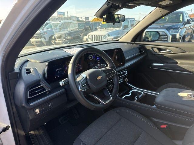 used 2025 Chevrolet Traverse car, priced at $35,900