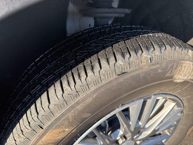 used 2025 Chevrolet Traverse car, priced at $35,900