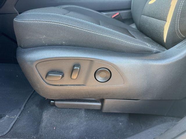 used 2025 Chevrolet Traverse car, priced at $35,900