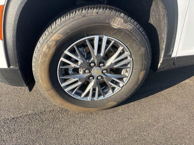 used 2025 Chevrolet Traverse car, priced at $35,900