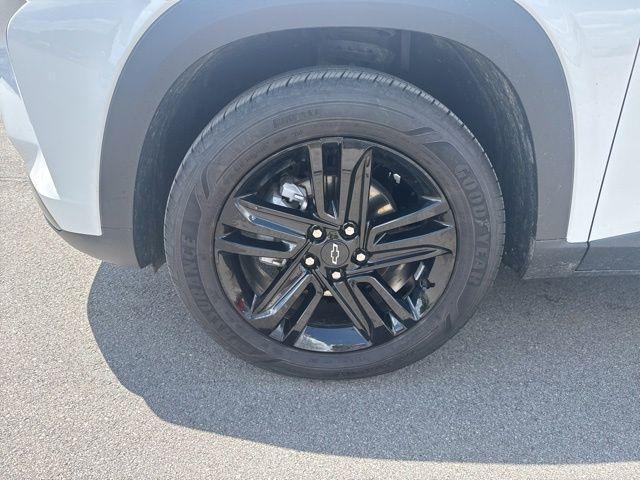 used 2025 Chevrolet Trax car, priced at $23,900