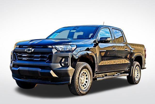 used 2025 Chevrolet Colorado car, priced at $30,000