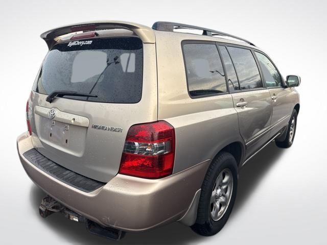 used 2007 Toyota Highlander car, priced at $4,500