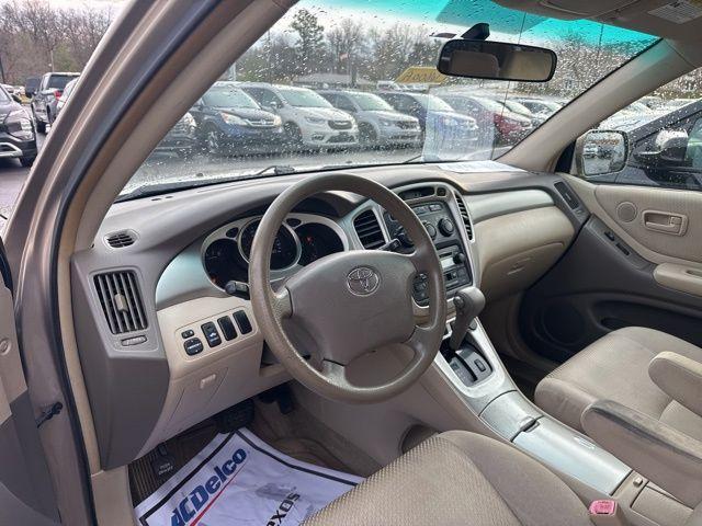 used 2007 Toyota Highlander car, priced at $4,500