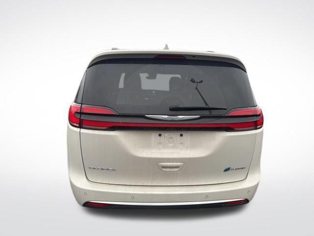 used 2021 Chrysler Pacifica Hybrid car, priced at $23,500