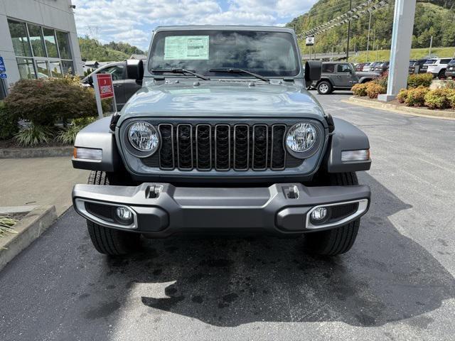 new 2025 Jeep Gladiator car, priced at $43,702