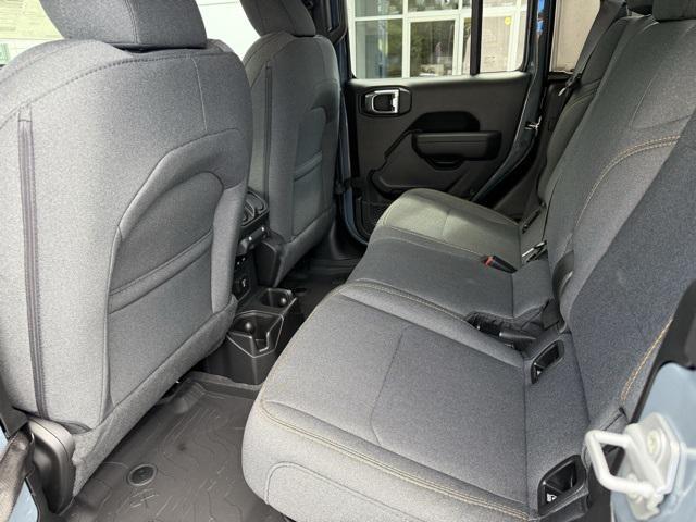 new 2025 Jeep Gladiator car, priced at $43,702