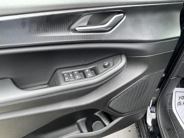 new 2025 Jeep Grand Cherokee car, priced at $37,670