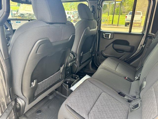 new 2025 Jeep Gladiator car, priced at $46,897