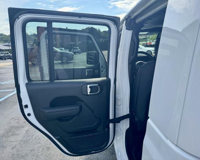 new 2025 Jeep Gladiator car, priced at $46,657