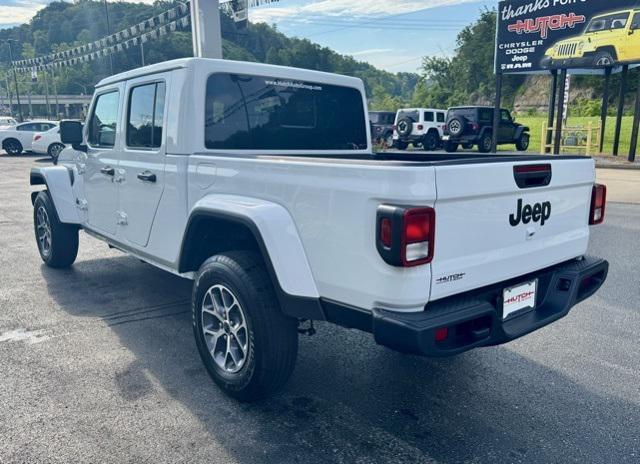 new 2025 Jeep Gladiator car, priced at $46,657