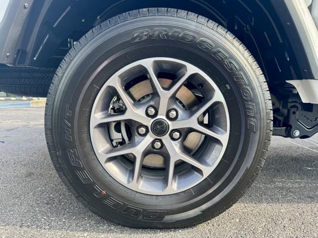 new 2025 Jeep Gladiator car, priced at $46,657