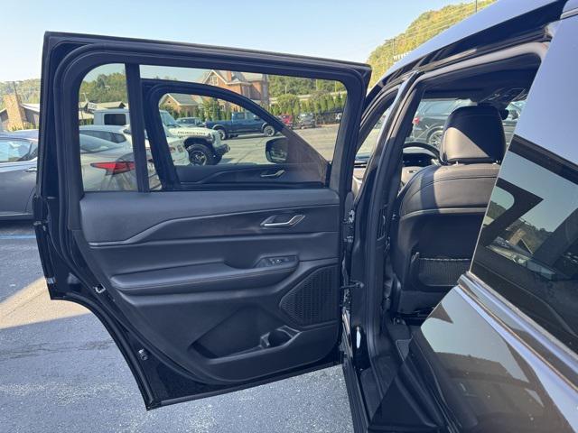 new 2025 Jeep Grand Cherokee L car, priced at $42,405