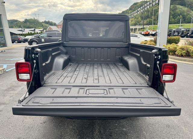 new 2025 Jeep Gladiator car, priced at $45,704