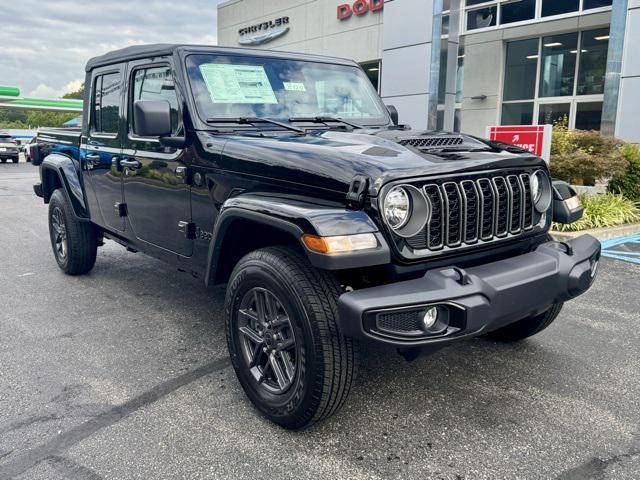 new 2025 Jeep Gladiator car, priced at $45,704