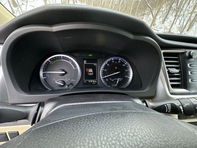 used 2018 Toyota Highlander Hybrid car, priced at $29,691