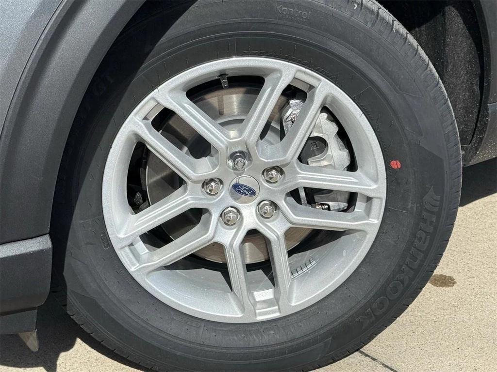 new 2026 Ford Explorer car, priced at $40,555