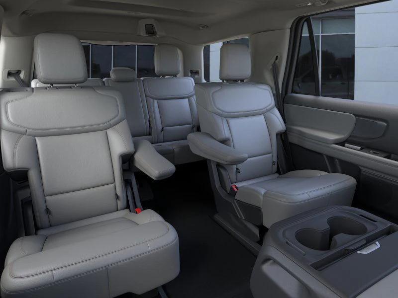 new 2025 Ford Expedition car, priced at $70,470