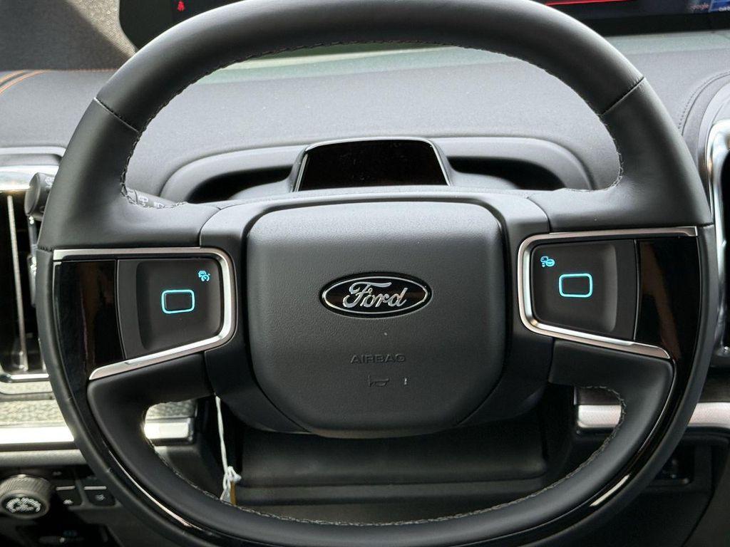 new 2025 Ford Expedition car, priced at $76,736