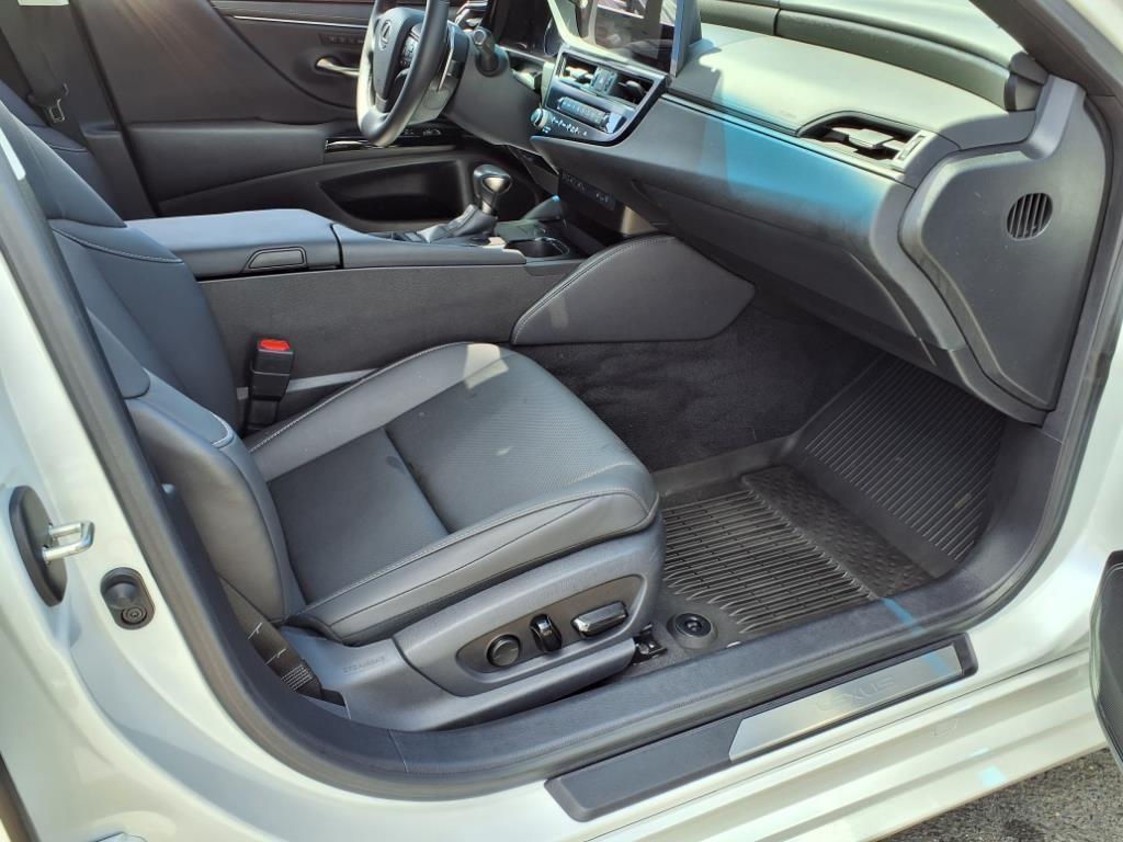 used 2024 Lexus ES 250 car, priced at $35,276