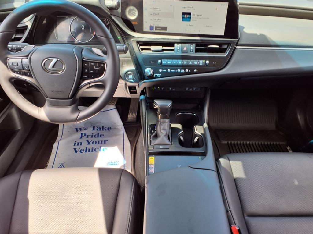 used 2024 Lexus ES 250 car, priced at $35,276