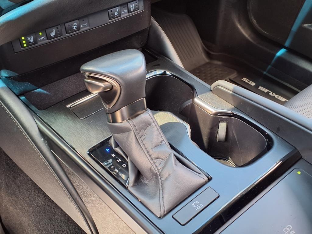 used 2024 Lexus ES 250 car, priced at $35,276