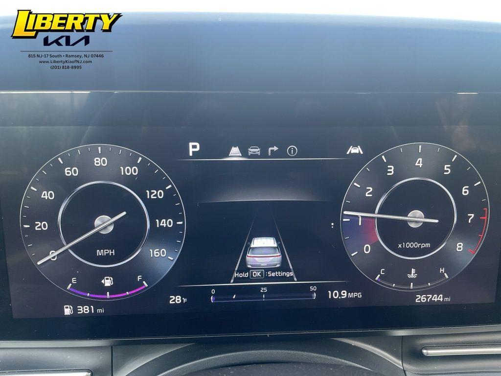 used 2024 Kia Carnival car, priced at $37,999