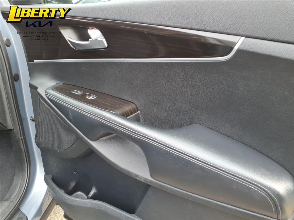 used 2020 Kia Sorento car, priced at $12,999